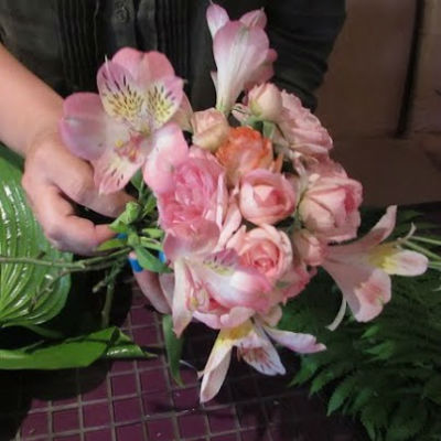 Bukett med blomster med egne hender