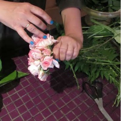 Bukett med blomster med egne hender