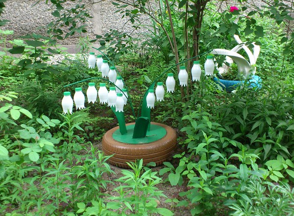 Blomster fra plastflasker: en mesterklasse for å lage plasthåndverk med egne hender