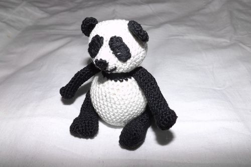 Strikket Panda Toy med dine egne hender