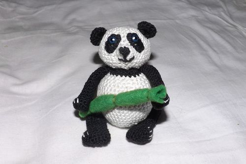 Strikket Panda Toy med dine egne hender