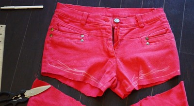 Hvordan lage jeans fra shorts