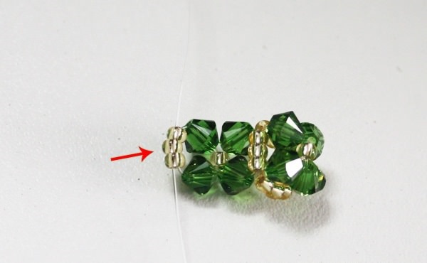 Hvordan lage en perle armbånd for nybegynnere