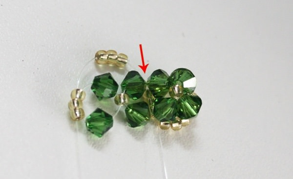 Hvordan lage en perle armbånd for nybegynnere