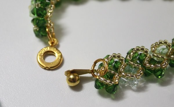 Hvordan lage en perle armbånd for nybegynnere