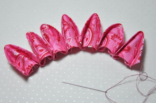 Hvordan lage blomster kanzashi fra et vev med egne hender