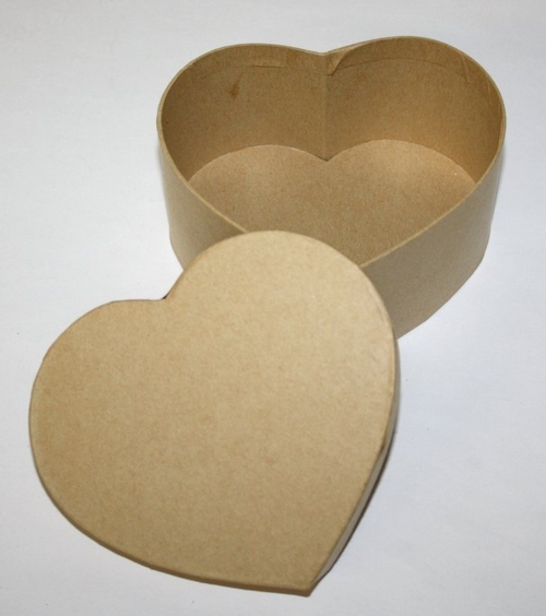 Hvordan lage en boks i form av et hjerte