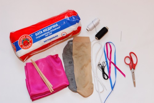 Dukkedukke fra improviserte materialer