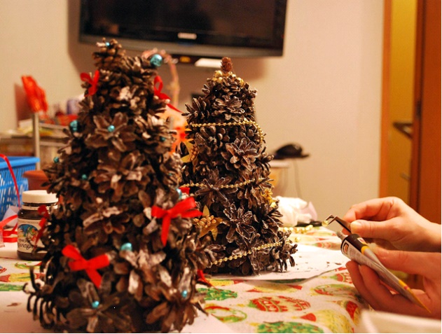 dekorere juletreet