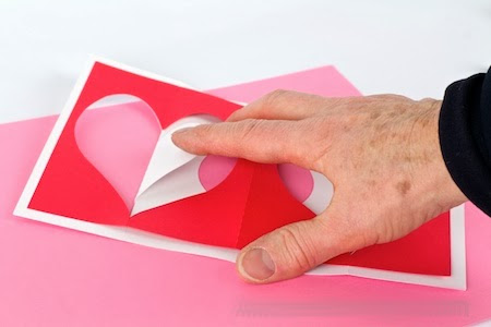 Vi lager en vakker volumetrisk valentine 14. februar - en mesterklasse med et bilde