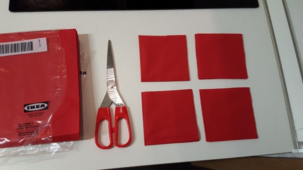 Rose fra et serviett med egne hender