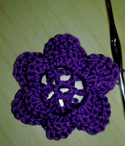 Blomster heklet for nybegynnere