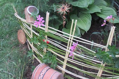 Blomsterseng fra vintreet med egne hender