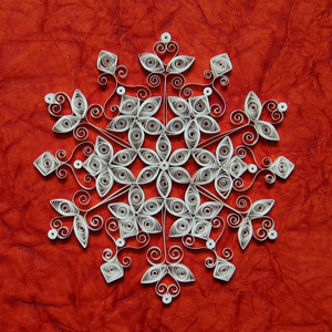 Nyttårsverk laget av papir. quilling