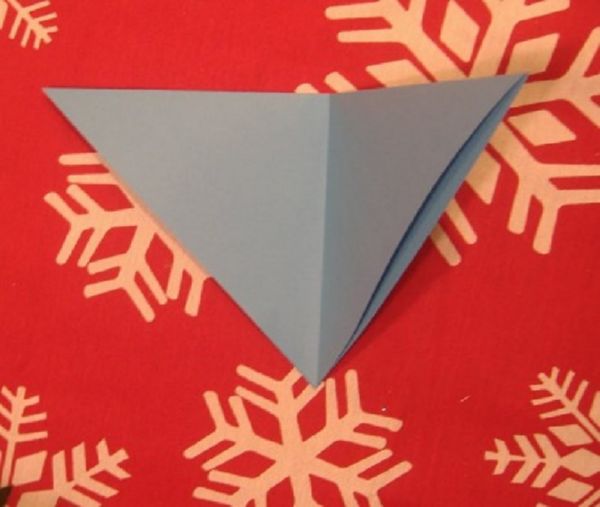 Vakre snøfinger for nyttår 2017 med egne hender av papir - diagrammer og bilder i faser. Master klasser for barn på store snøflak i origami teknikk