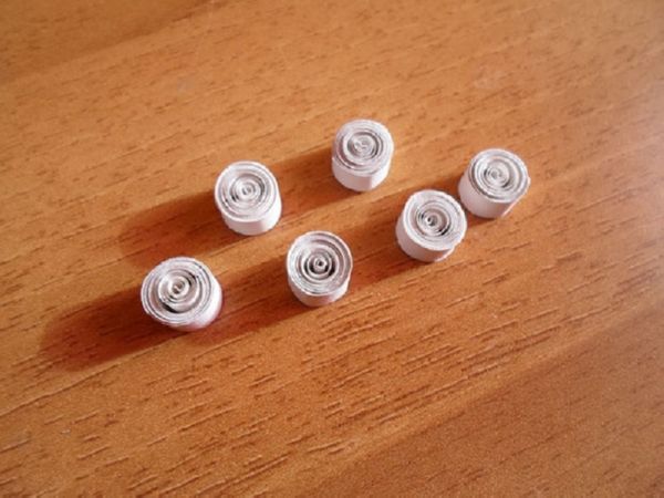 Vakre snøfinger for nyttår 2017 med egne hender av papir - diagrammer og bilder i faser. Master klasser for barn på store snøflak i origami teknikk