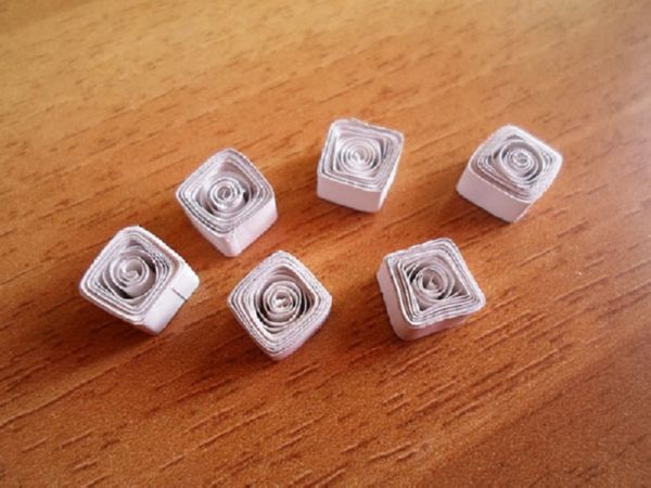 Vakre snøfinger for nyttår 2017 med egne hender av papir - diagrammer og bilder i faser. Master klasser for barn på store snøflak i origami teknikk