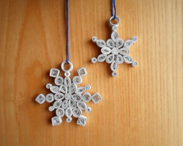 Vakre snøfinger for nyttår 2017 med egne hender av papir - diagrammer og bilder i faser. Master klasser for barn på store snøflak i origami teknikk