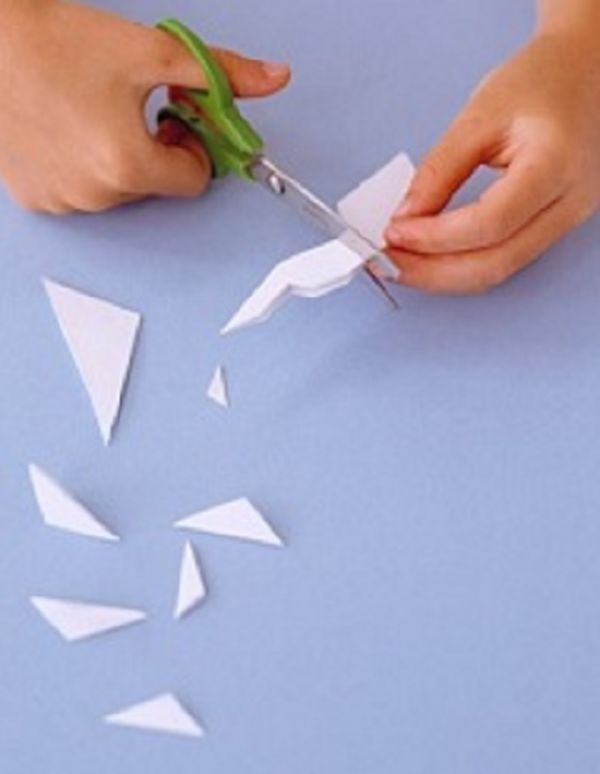Vakre snøfinger for nyttår 2017 med egne hender av papir - diagrammer og bilder i faser. Master klasser for barn på store snøflak i origami teknikk
