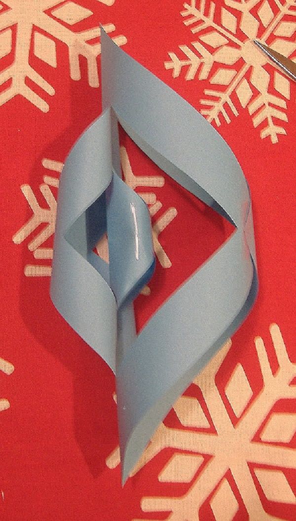 Vakre snøfinger for nyttår 2017 med egne hender av papir - diagrammer og bilder i faser. Master klasser for barn på store snøflak i origami teknikk