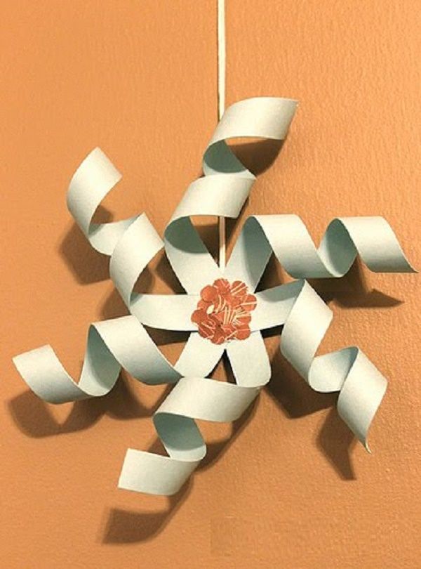 Vakre snøfinger for nyttår 2017 med egne hender av papir - diagrammer og bilder i faser. Master klasser for barn på store snøflak i origami teknikk