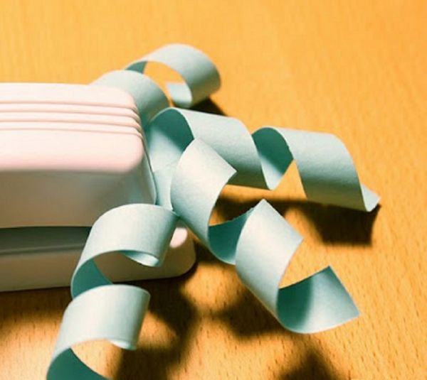 Vakre snøfinger for nyttår 2017 med egne hender av papir - diagrammer og bilder i faser. Master klasser for barn på store snøflak i origami teknikk