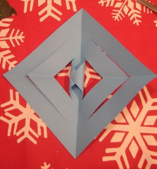 Vakre snøfinger for nyttår 2017 med egne hender av papir - diagrammer og bilder i faser. Master klasser for barn på store snøflak i origami teknikk