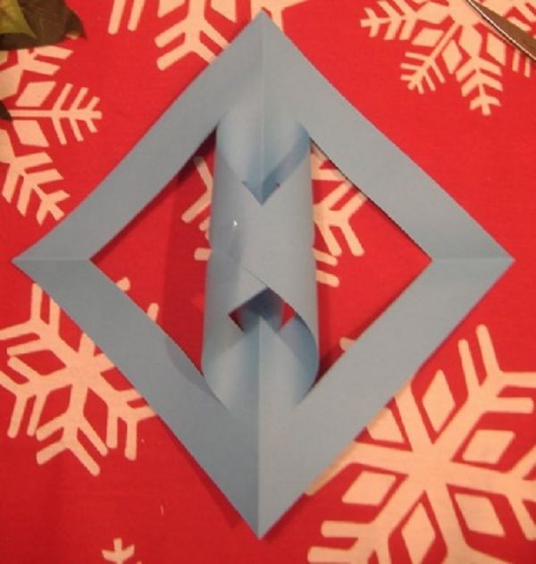 Vakre snøfinger for nyttår 2017 med egne hender av papir - diagrammer og bilder i faser. Master klasser for barn på store snøflak i origami teknikk