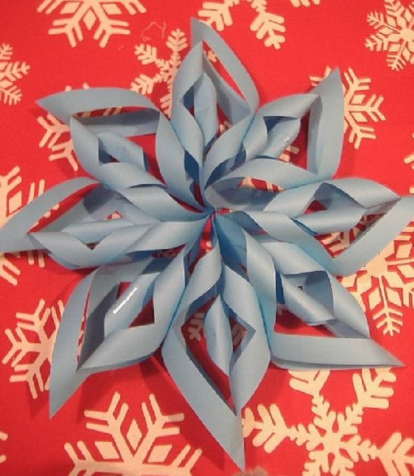 Vakre snøfinger for nyttår 2017 med egne hender av papir - diagrammer og bilder i faser. Master klasser for barn på store snøflak i origami teknikk