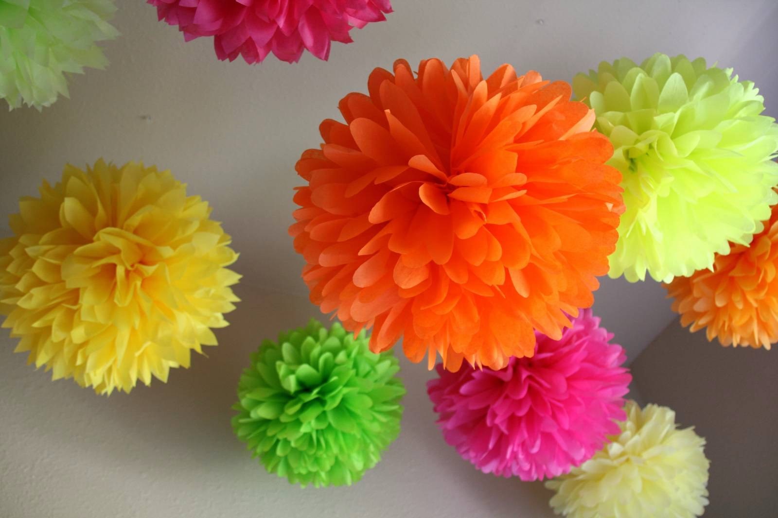 forskjellige blomster laget av egne hender papir blomster