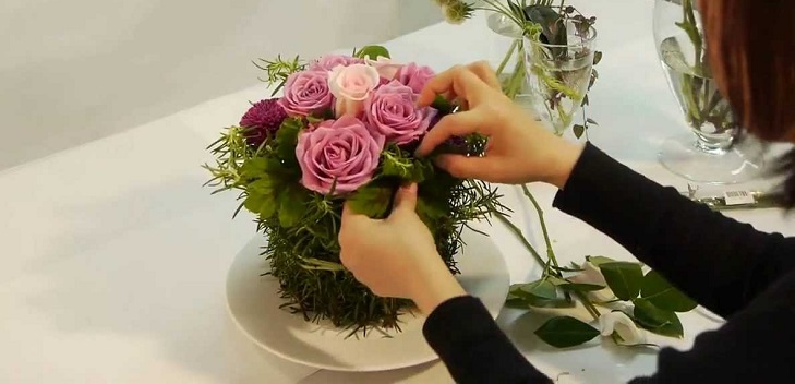 Håndverk fra blomster med egne hender, komposisjoner, foto