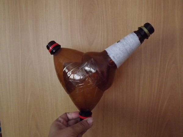 Nytt håndverk fra plastflasker med egne hender til hage og frukthage