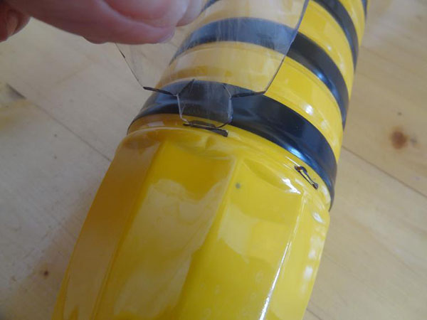 Nytt håndverk fra plastflasker med egne hender til hage og frukthage