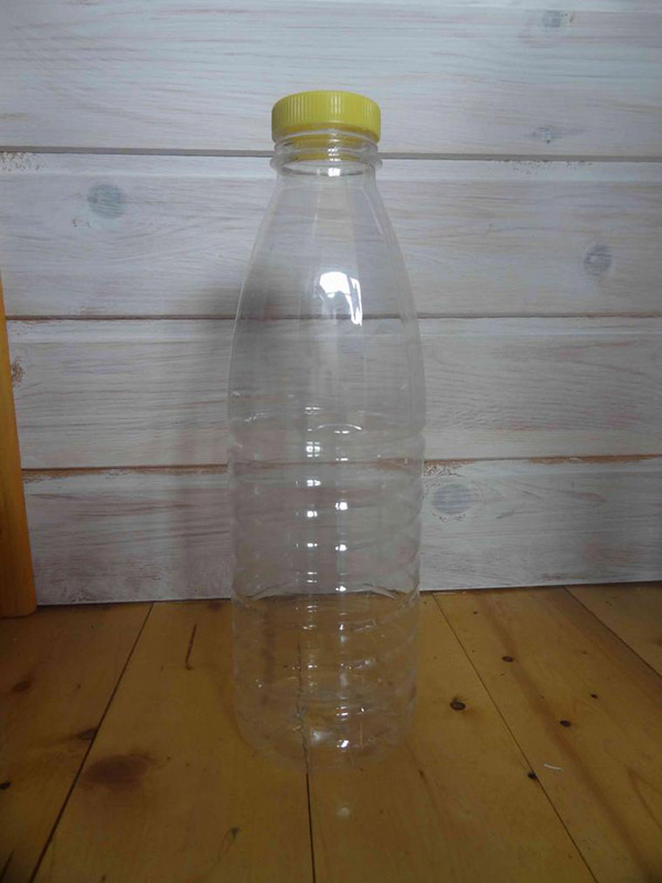 Nytt håndverk fra plastflasker med egne hender til hage og frukthage