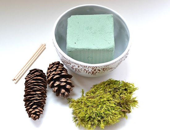 Håndverk laget av naturmateriale: Mini-tre med egne hender