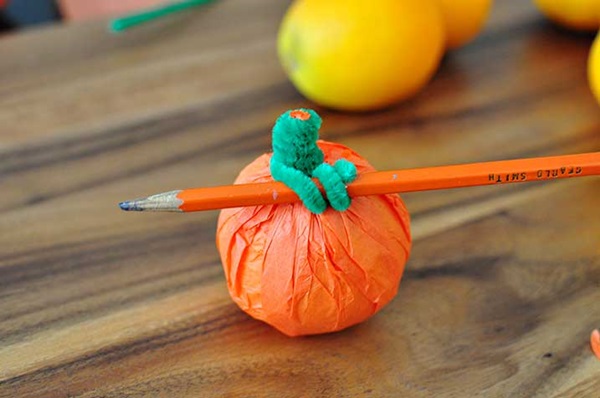 Håndverk for barn på Halloween