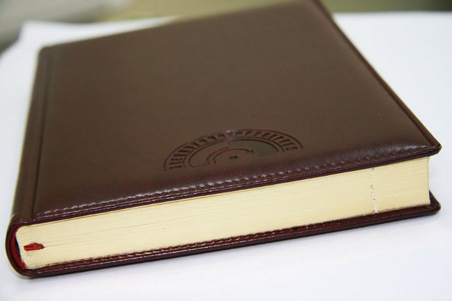 Embossing på huden hjemme Embossing på huden hjemme