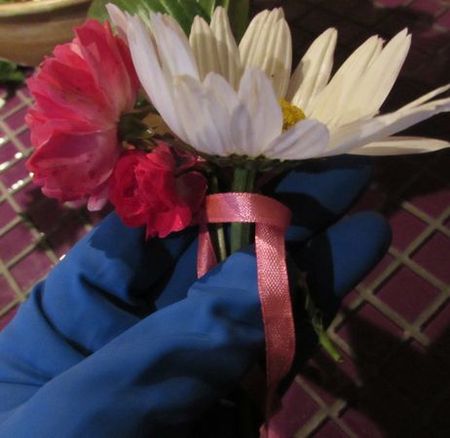 Krans av blomster til bryllupet med egne hender