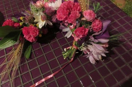 Krans av blomster til bryllupet med egne hender