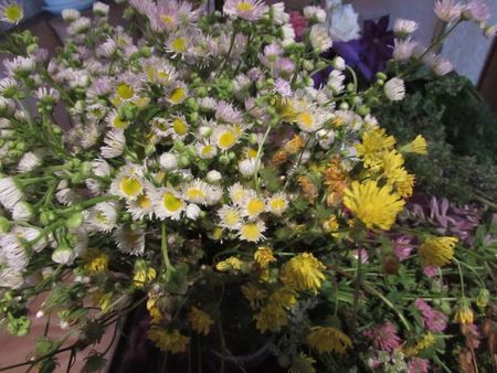 Krans av blomster til bryllupet med egne hender