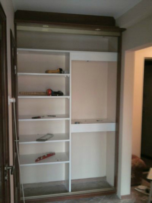 Innebygd garderobe med egne hender