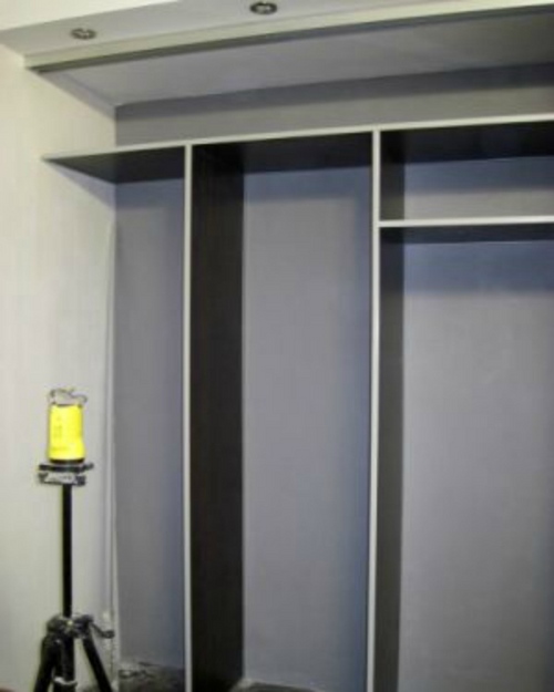 Innebygd garderobe med egne hender