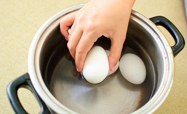 Hvordan dekorere egg til påske med egne hender - interessante mesterklasser med bilder