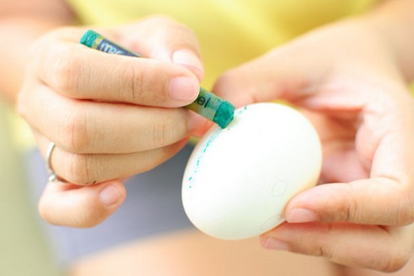 Hvordan dekorere egg til påske med egne hender - interessante mesterklasser med bilder