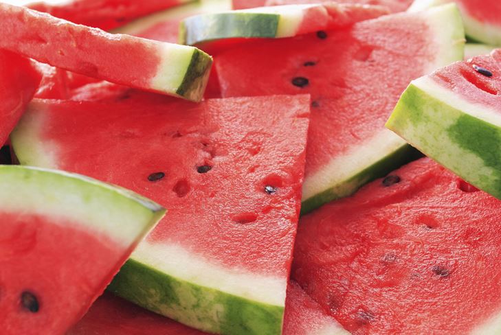 Hjemmebehandling: vannmelon ansiktsmaske