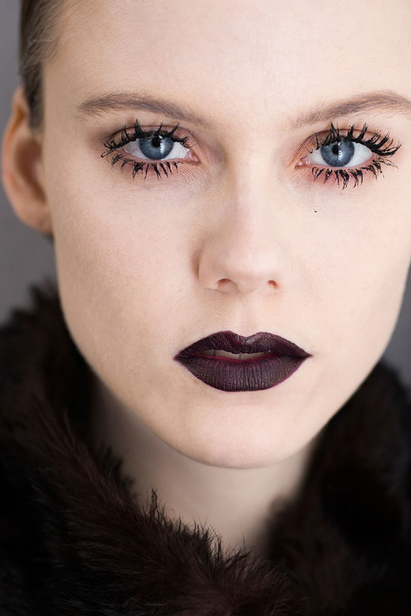 Mascara og en samling av produkter for perfekt sminke. Makeup Trends Fall-Winter 2016