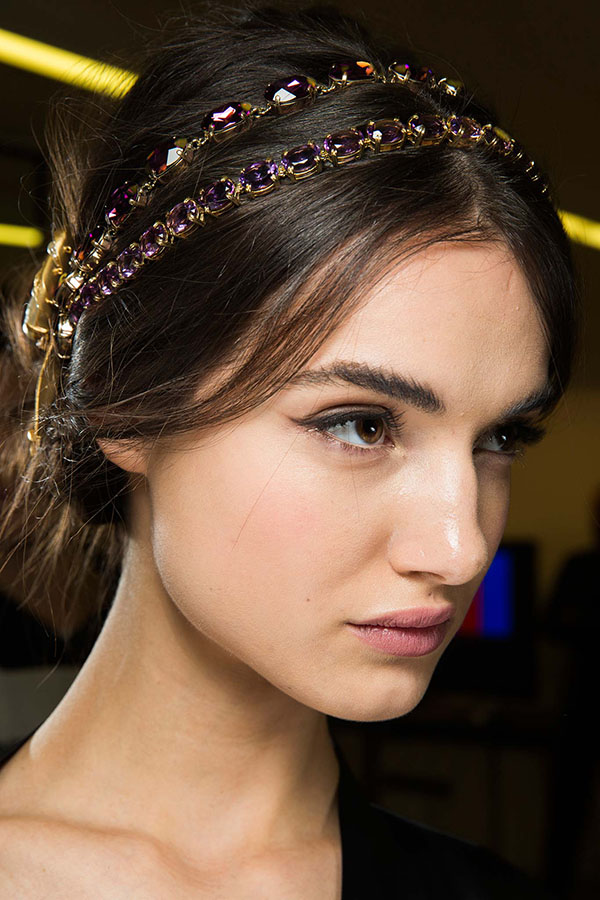 Mascara og en samling av produkter for perfekt sminke. Makeup Trends Fall-Winter 2016