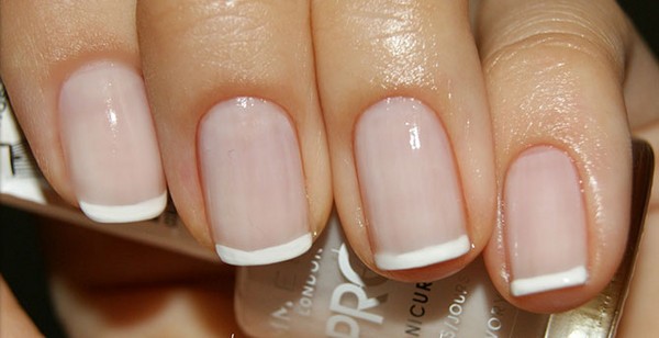 Hva manikyr å lage i skolen 1. september, et bilde. Manicure ideer for kunnskapsdag for elever av 9. og 11. klasse
