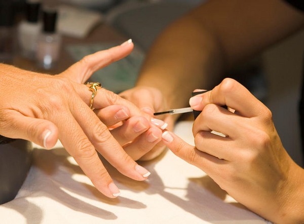 Hva manikyr å lage i skolen 1. september, et bilde. Manicure ideer for kunnskapsdag for elever av 9. og 11. klasse