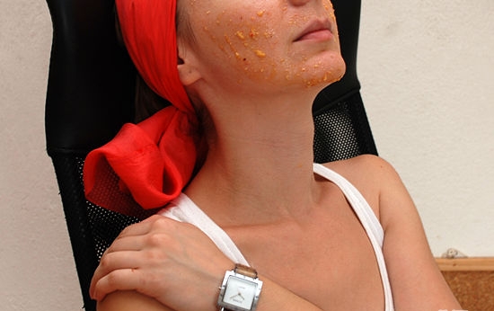 Maske av fersken til ansikt og hår: Vi tar fra naturen det beste